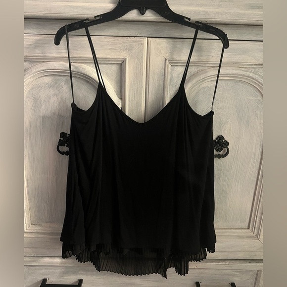 Anthropologie Pebble And‎ Stone Black Layered Pleated Split Back V-Neck Tank - Picture 1 of 6